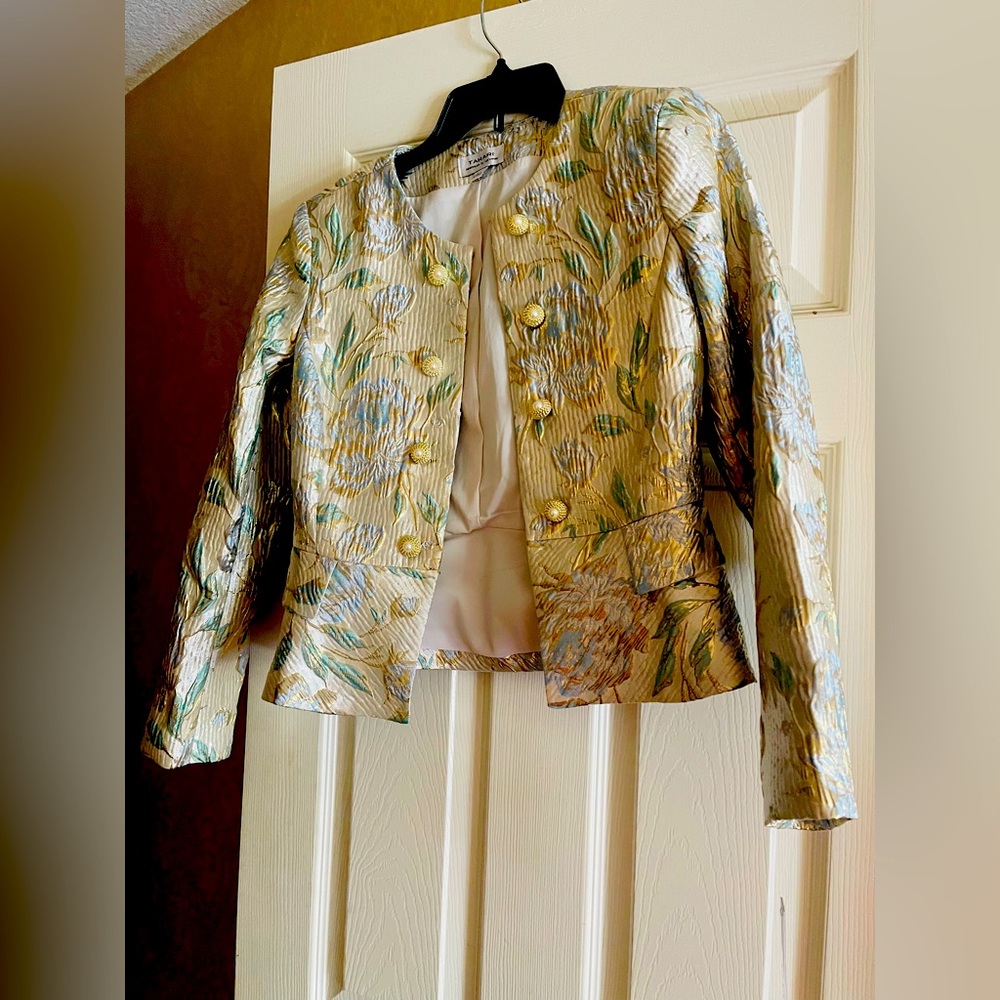 Tahari Arthur s. Levine ASL long sleeve jacket New